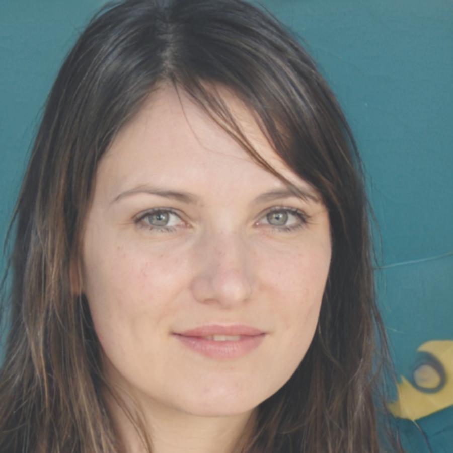 Retrato profesional de Beatriz Iglesias, experta en control de gestión