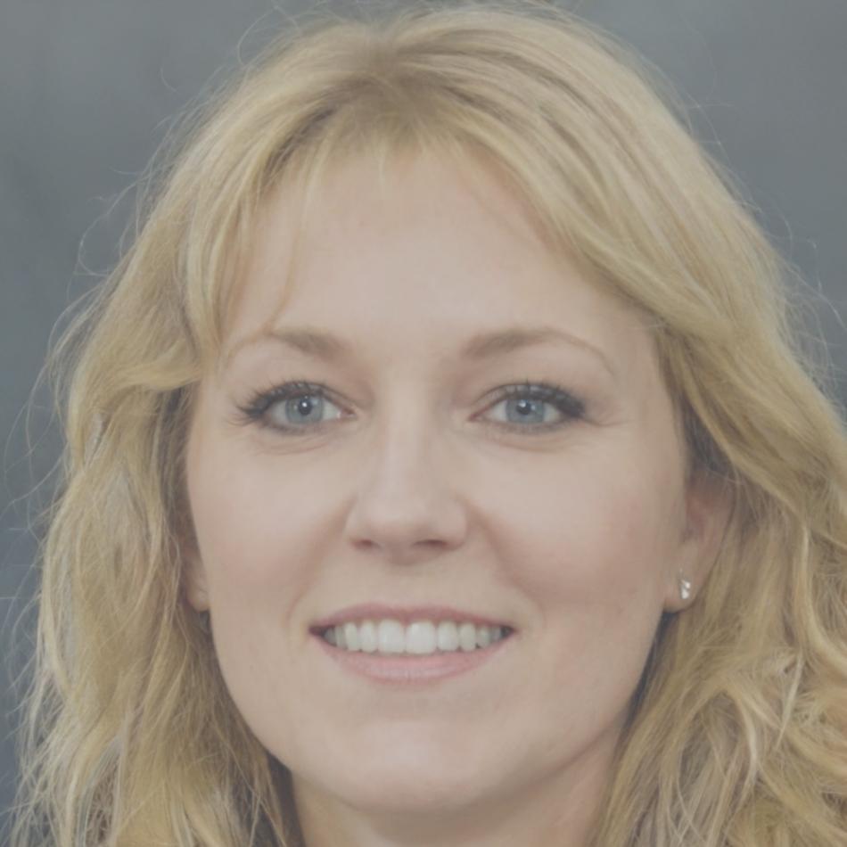 Retrato profesional de Carmen Vázquez, especialista en análisis financiero